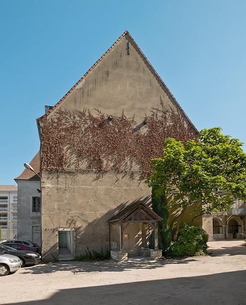 Bâtiment en L, mur-pignon ouest.