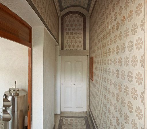 Couloir du cabinet du médecin.