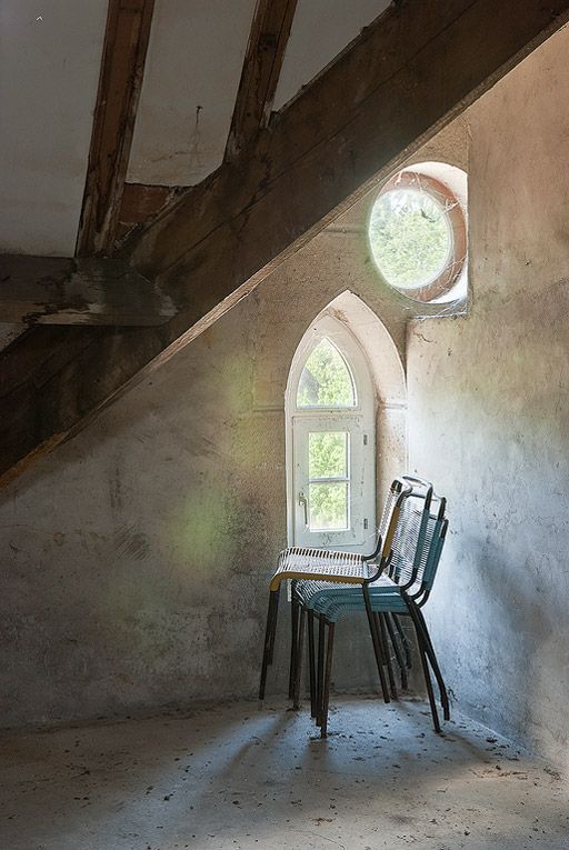 Comble : vue vers le pignon de la façade.