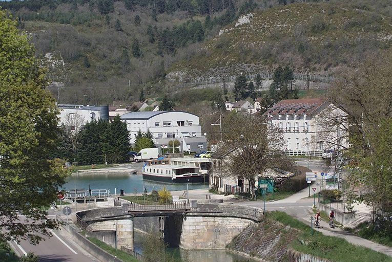 Vue d'ensemble du pont, vu de dessus.