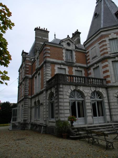 Communs ; château de Corton André