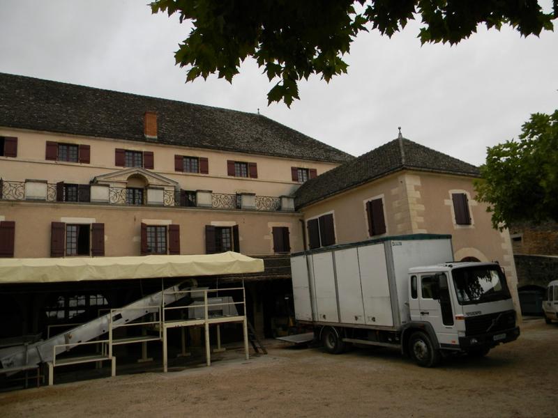 Façade nord-ouest du château Grancey.