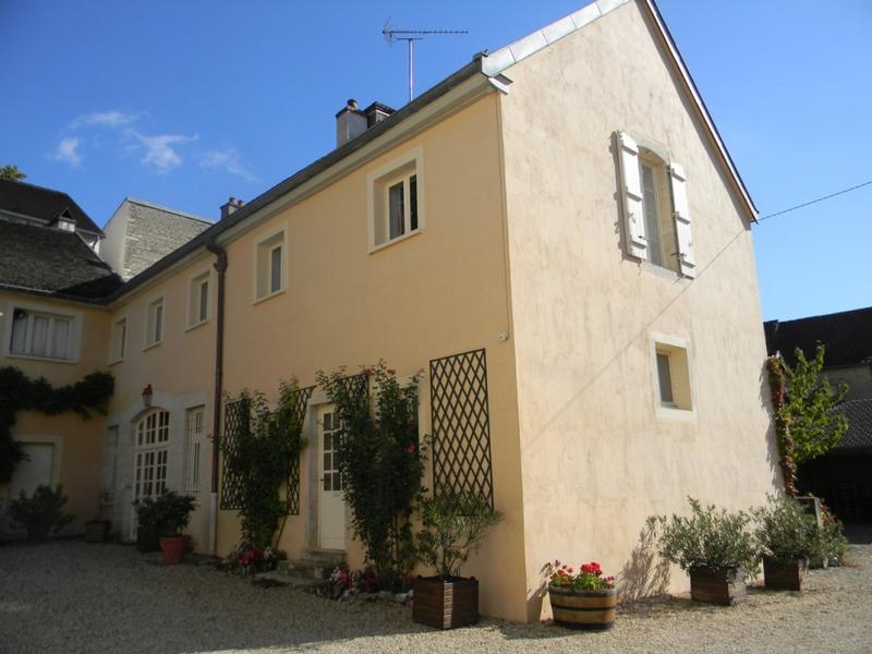 Communs ; domaine Dubreuil-Fontaine Père et fils viticulteurs