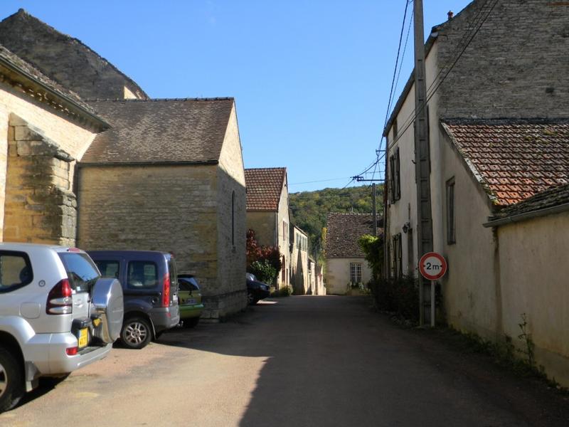 Vue de la rue du Paulant vers l'est depuis l'église.