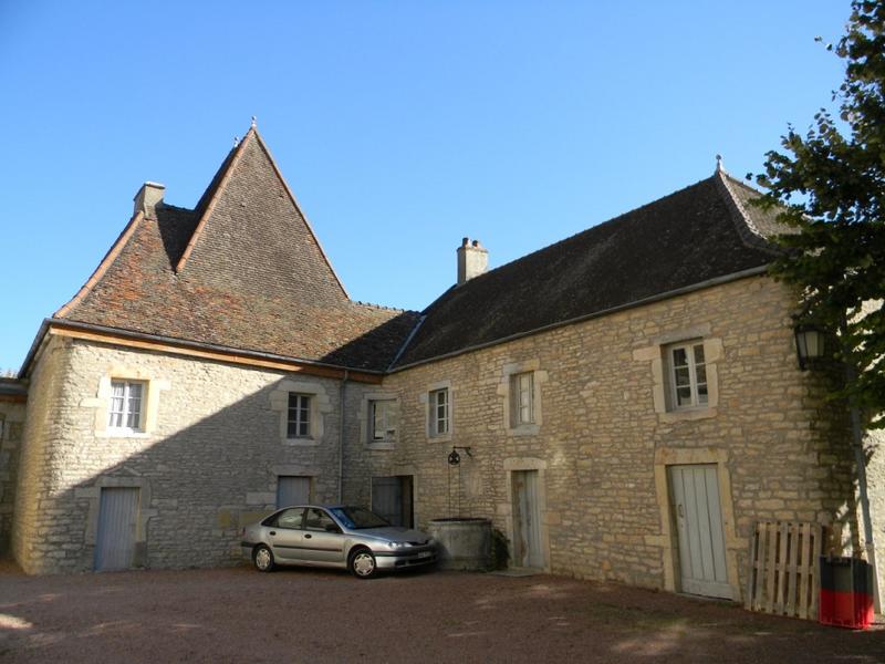 Façades sud du pavillon d'entrée au nord-est et façade ouest du corps de bâtiment à l'est.