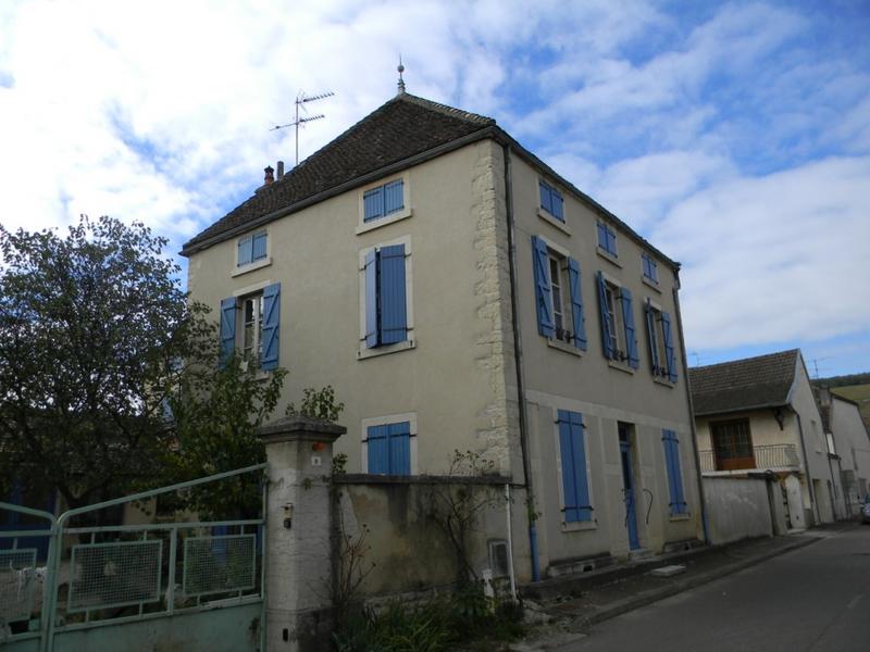 Façades sud-est et nord-est.
