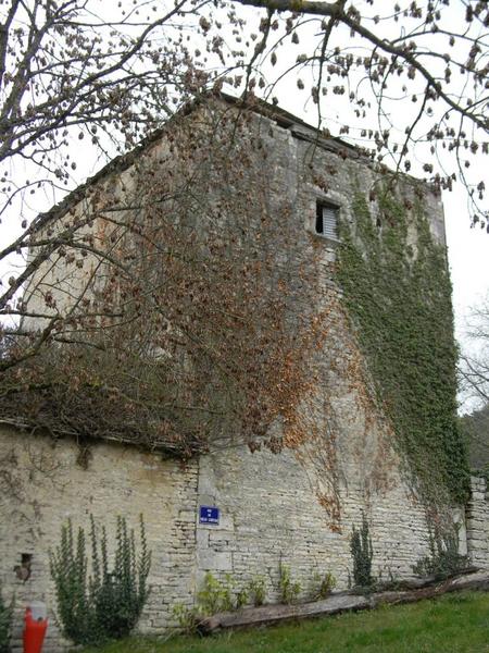 Façade sud de la tour.