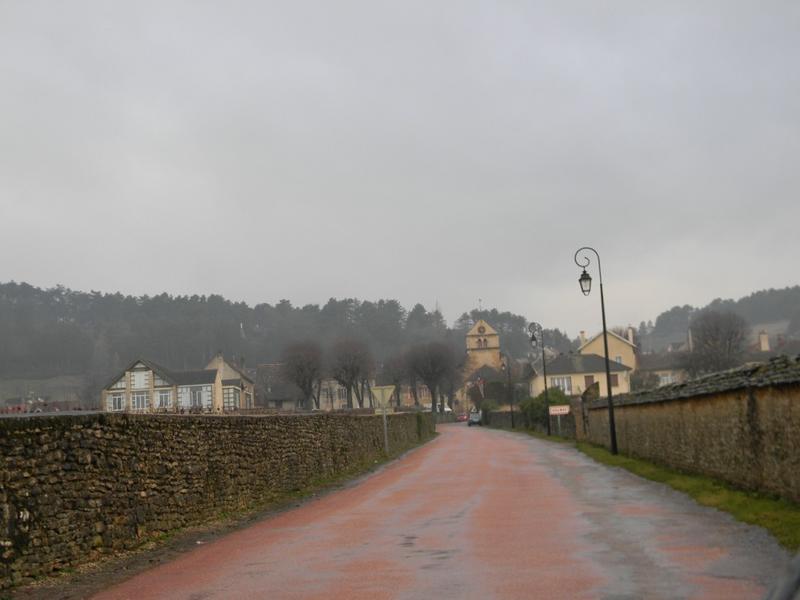 Entrée du village (rue de la Barre).