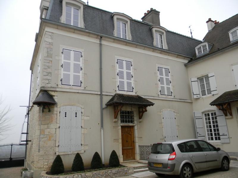 Façade ouest du bâtiment au sud de la cour.