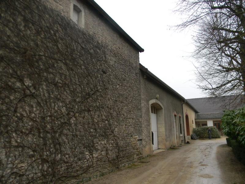 Façade sud des cuveries.