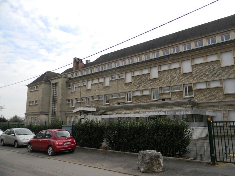 Façade nord du bâtiment au nord.