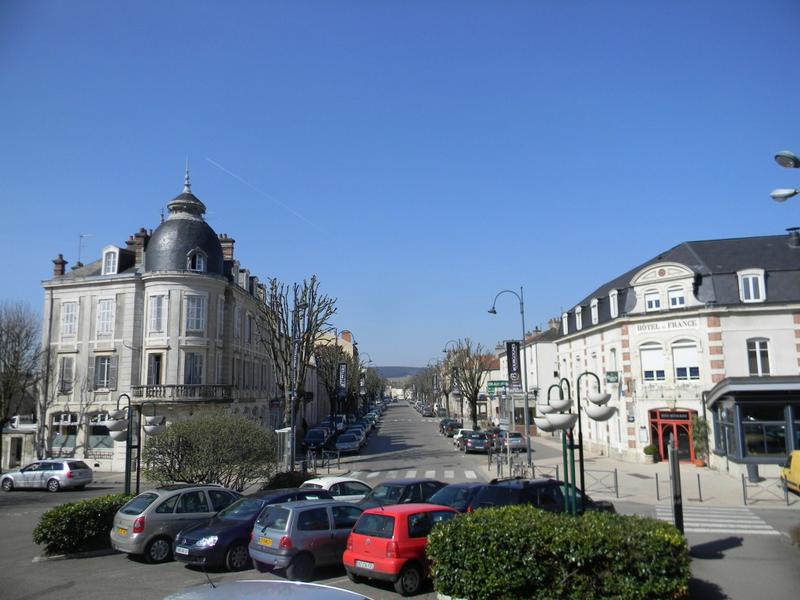 Vue depuis le parvis de la gare.