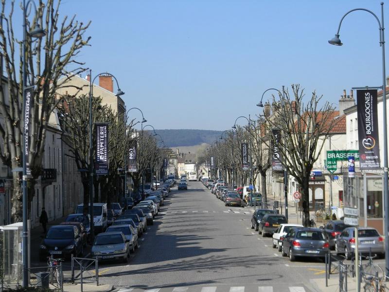 Vue depuis le parvis de la gare.