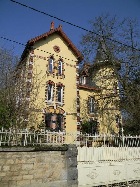 Façade est (7 allée des Villas Fondet).