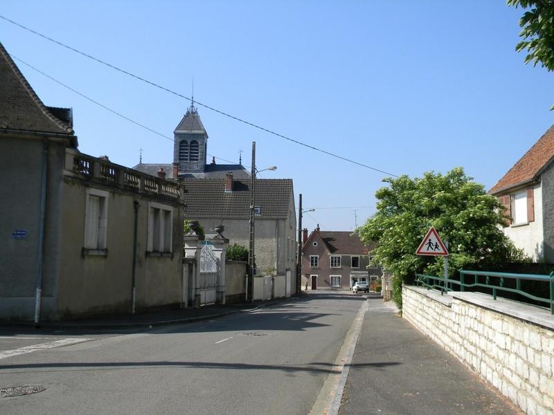Vue vers le sud de la rue de l'Eglise.