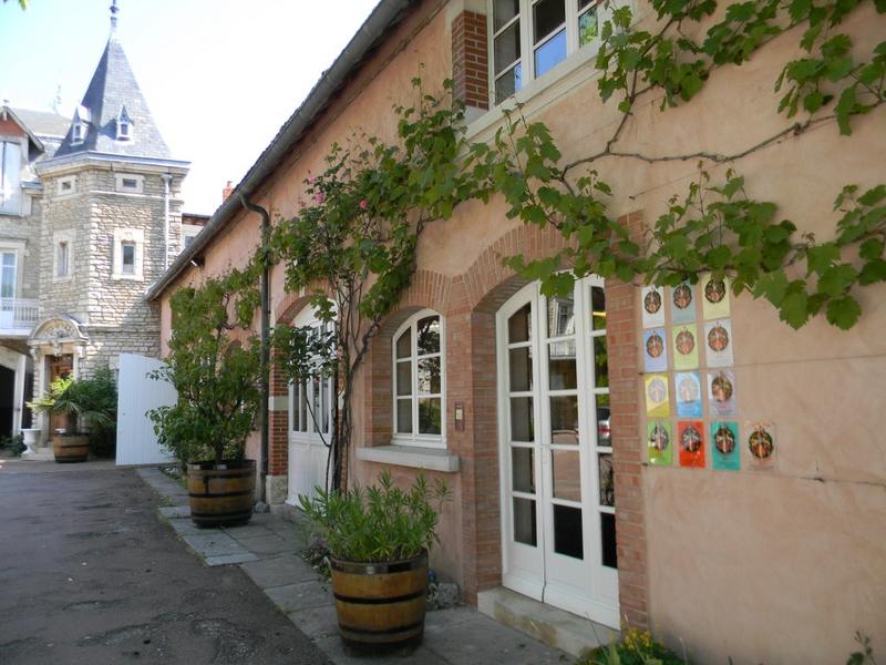 Façade ouest de l'aile est.