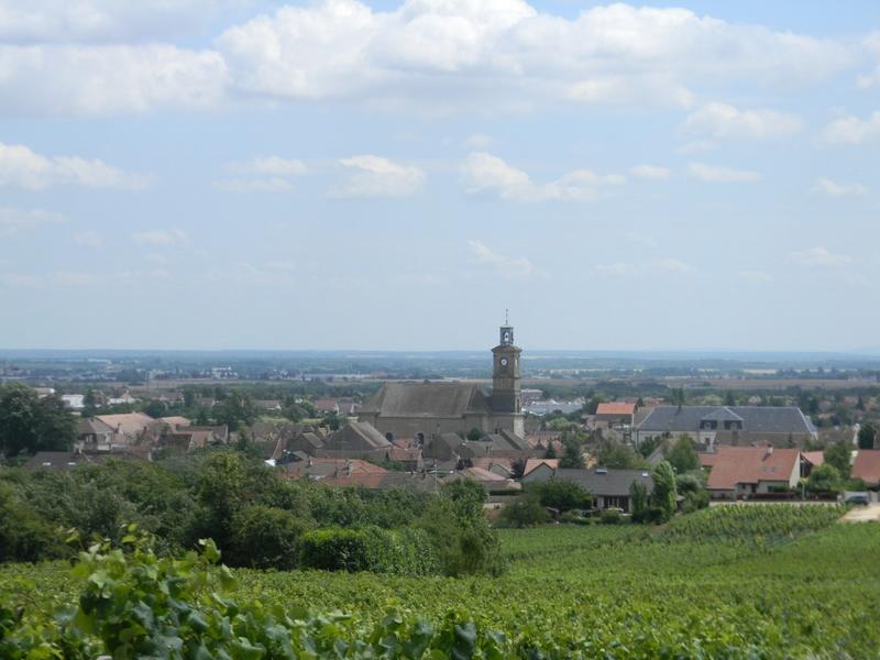 Vue vers l'est de la rue des Carrières.