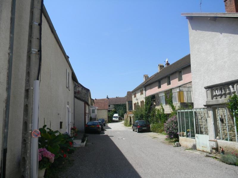 Vue vers l'ouest (cour de Varanges).