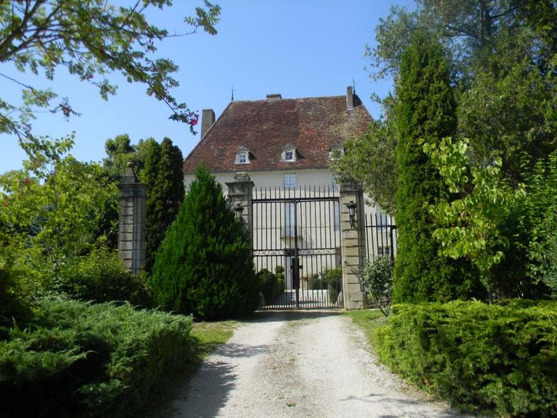 Grille d'entrée au sud-est.
