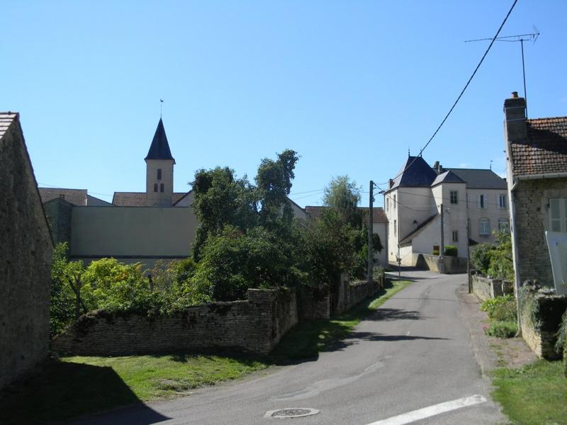 Vue vers l'ouest (rue du Mauthier).