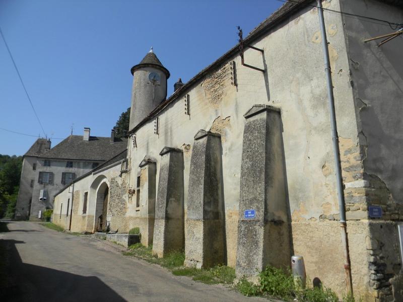 Façade sur rue.