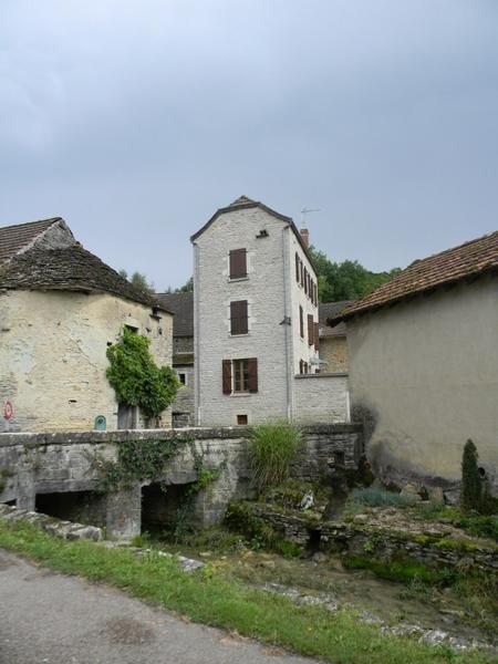 Vue vers l'est (rue du Ruisseau).