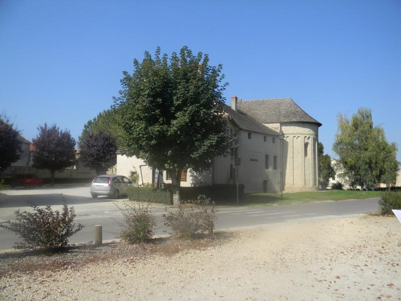 Façade est de la mairie.