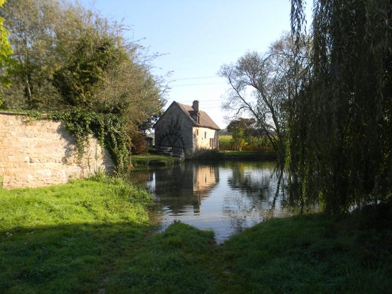 Angle sud-ouest du moulin rue du Château.