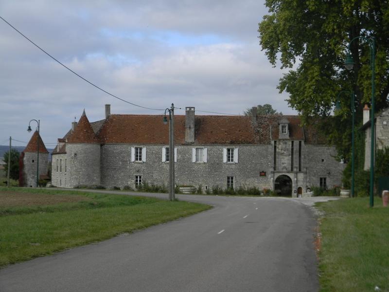 Façade sud de l'aile sud du château de la Berchère.