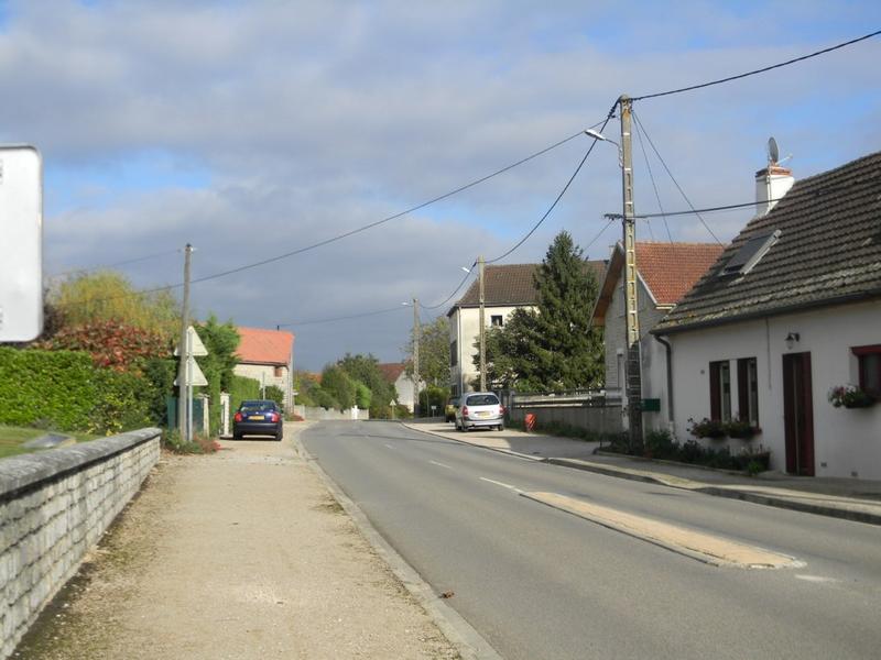 Vue vers l'est (route de Cîteaux).