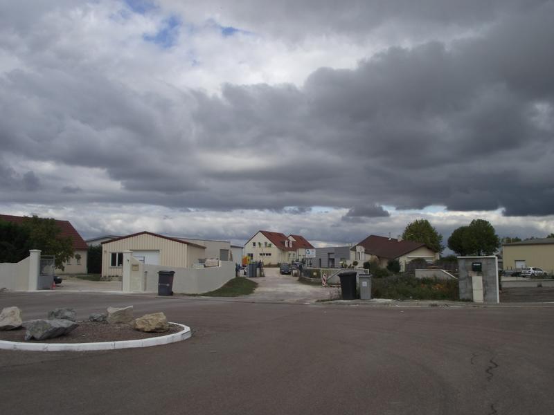 Zone d'activité (rue des Roussottes).