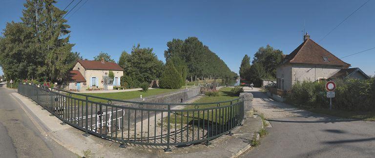 Vue d'ensemble du site, prise d'aval.