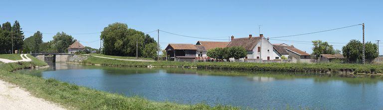 Environnement immédiat du pont.