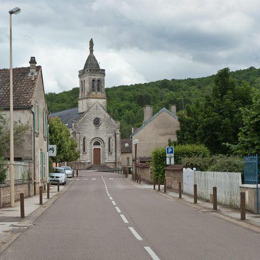 Vue de l'église de Sainte-Marie-sur-Ouche.