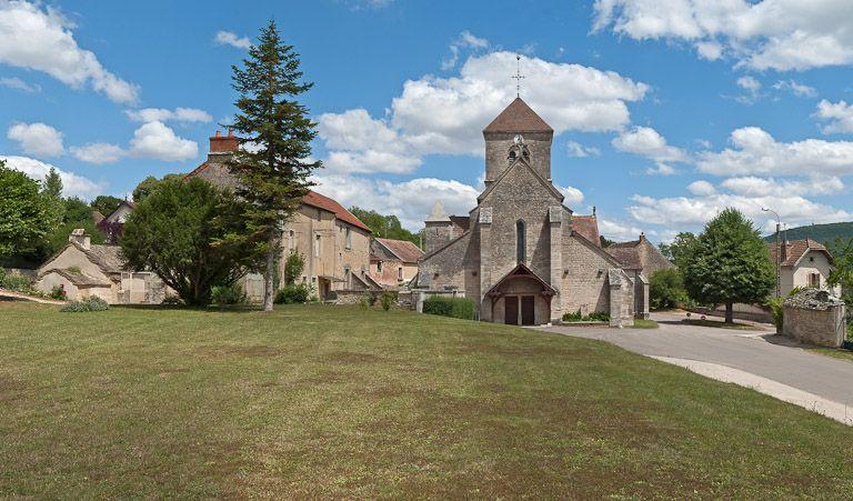 Vue de l'église de Fleurey-sur-Ouche.