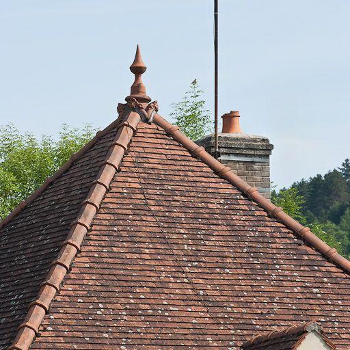 Détail de la toiture de la maison éclusière.