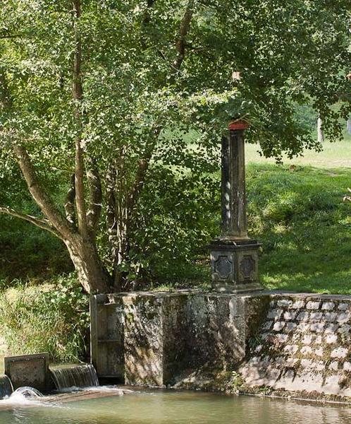 Rigole d'alimentation (canal de Bourgogne)