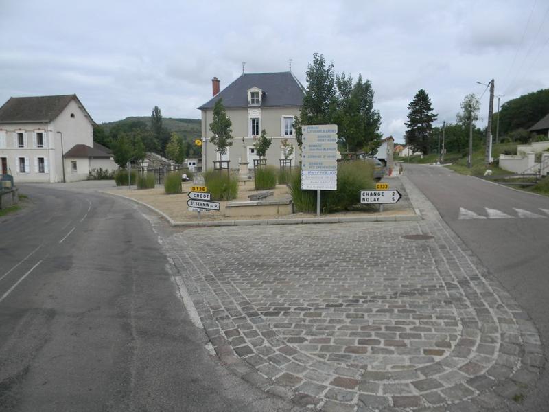 Vue vers le nord (rue des Bayards, RD 133).