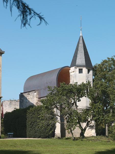 Vue d'ensemble de la chapelle ducale, avec sa tourelle en encorbellement.