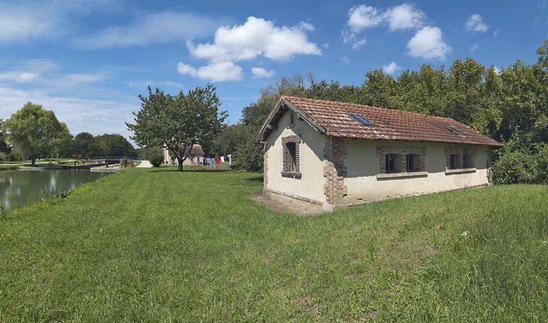 Vue d'ensemble du lavoir.