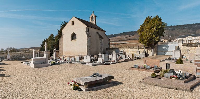 Vue côté chevet et cimetière.