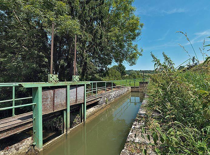 Rigole d'alimentation dite d'Esbordes (canal de Bourgogne)