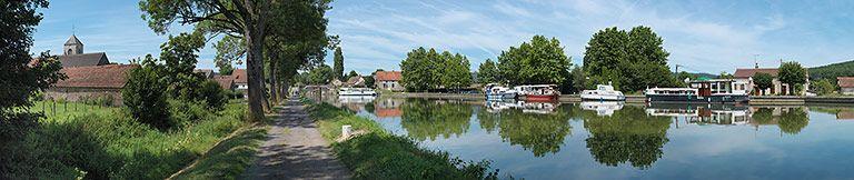 Port de Vandenesse-en-Auxois, bassin de Vandenesse (canal de Bourgogne)