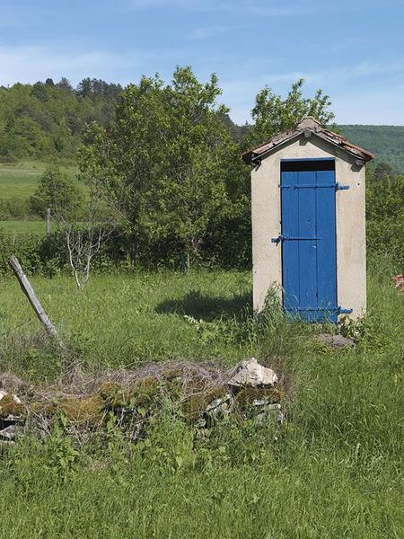 Les latrines de la maison éclusière.