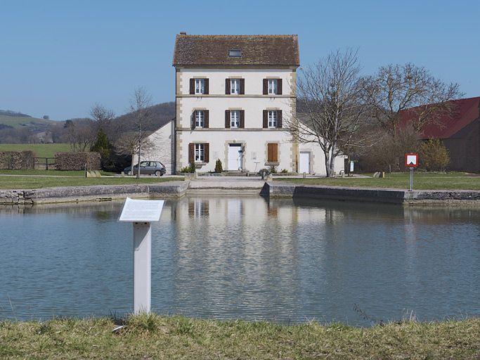 Maison de perception et de garde (canal de Bourgogne)