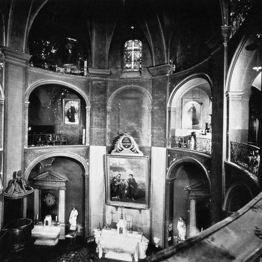 Chapelle vue de la première galerie.