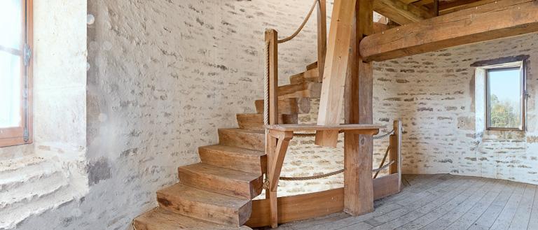 A l'intérieur, vue du premier étage.