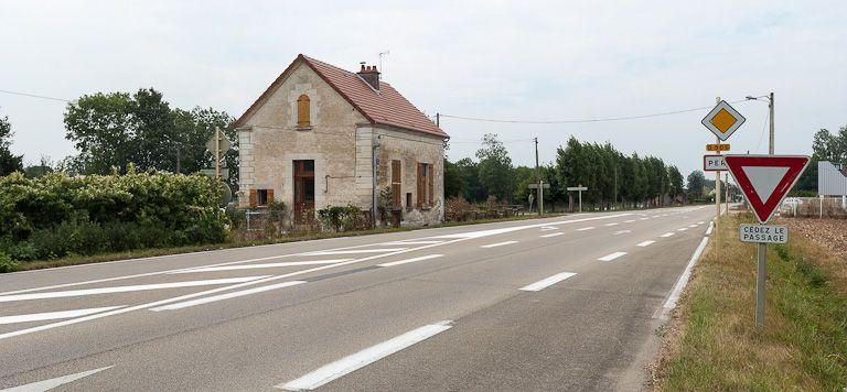 Maison, anciennement maison d'éclusier de l'écluse 104 du versant Yonne (canal de Bourgogne)