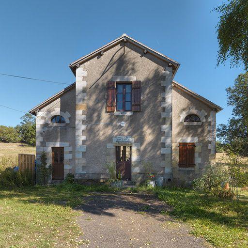La maison, vue de face.