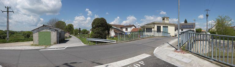 Pont routier sur l'écluse 34 du versant Méditerranée, dite de Fragnes (canal du Centre)